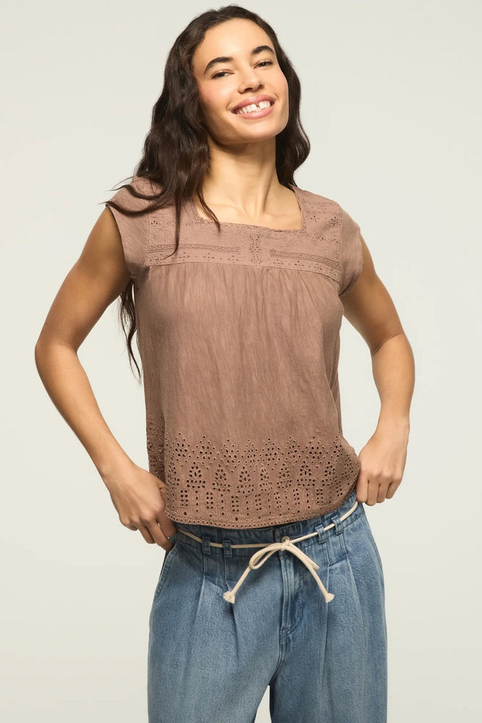 [157875-530] WOMENS LUCKY BRAND SHELL SLEEVE SQUARE NECK TOP - ETHEREA rubbersoled