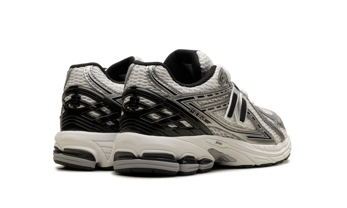 New Balance 1906R Silver Metallic Black (GS)