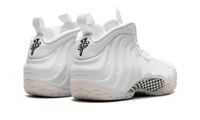 Nike Air Foamposite One Triple White