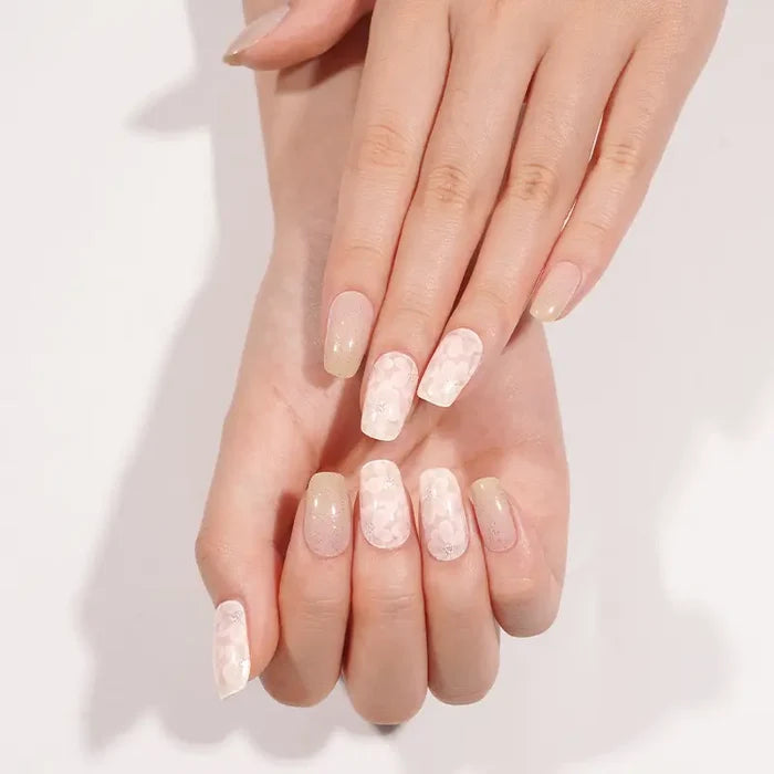 Stickers ongles en gel Bejalia Geeli House avec fleurs rosées et paillettes discrètes