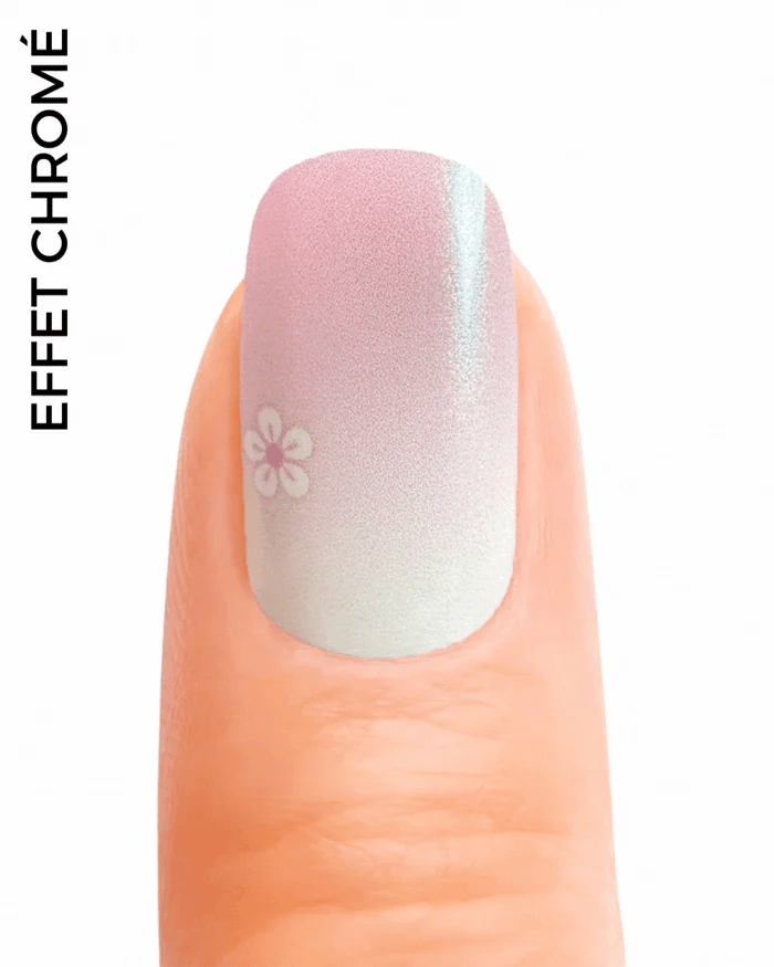 Stickers ongles en gel Elaya effet babyboomer chromé avec petites fleurs blanches