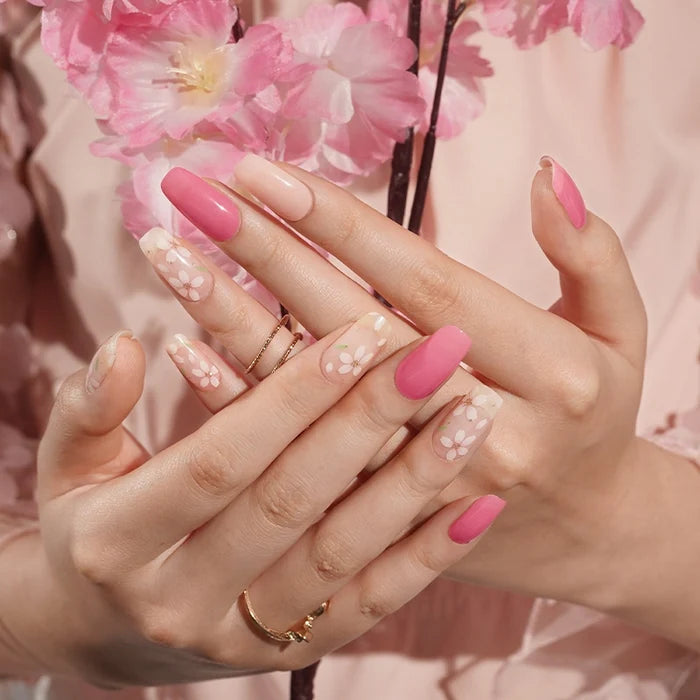 Stickers ongles en gel Kensy Geeli House avec rose tendre et fleurs sur base transparente