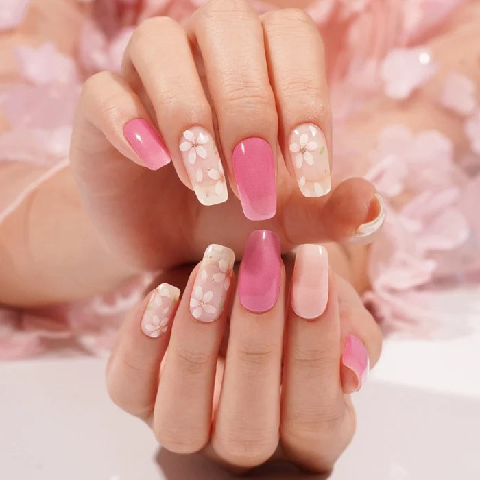 Stickers ongles en gel Kensy Geeli House avec rose tendre et fleurs sur base transparente