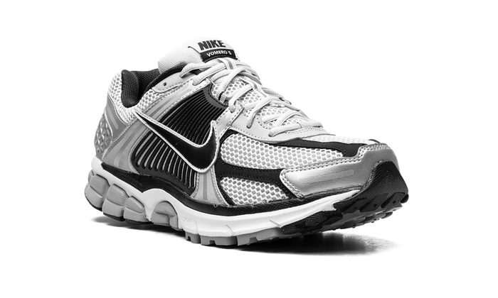 Nike Zoom Vomero 5 Metallic Silver Black
